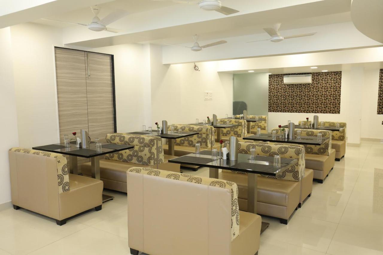Imperial Grande Resort Lonavala Eksteriør billede