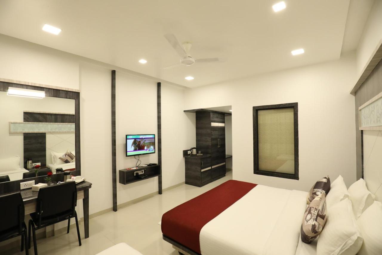Imperial Grande Resort Lonavala Eksteriør billede