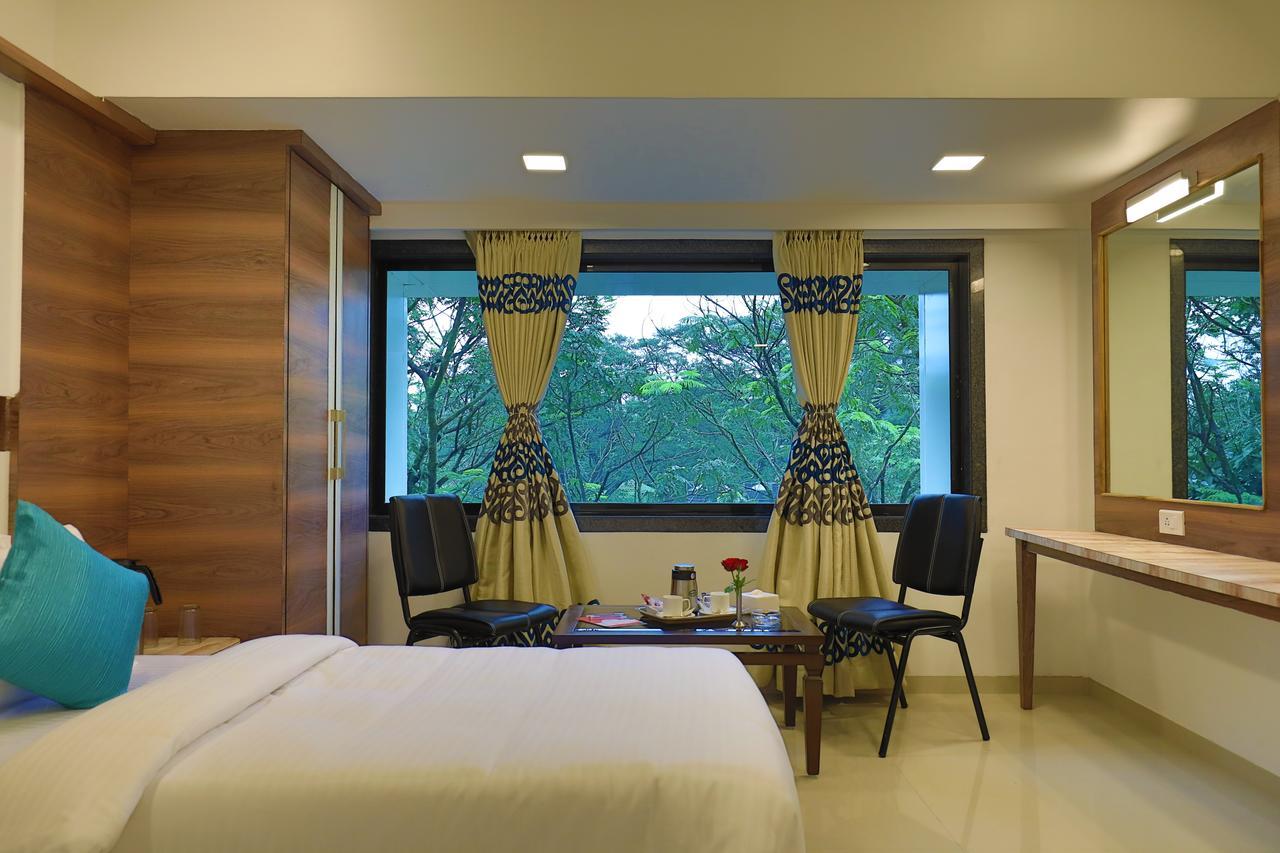 Imperial Grande Resort Lonavala Eksteriør billede